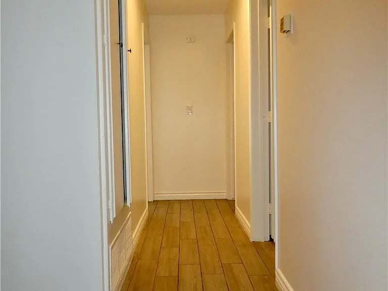 966 W Pine St — Photo 10