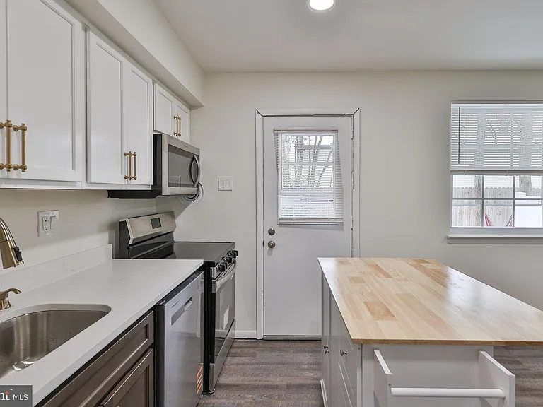 305 S Warminster Rd #B2 — Photo 17