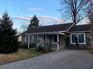 10 Rosewood Rd, Edison, NJ 08817