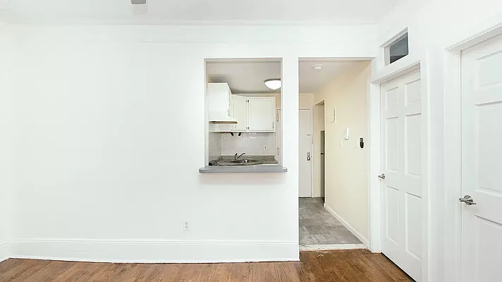 Rented by Sterling Holdings | media 2