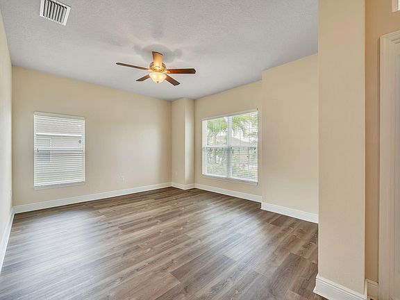 5th image of 1293 Scarlet Oak Circle