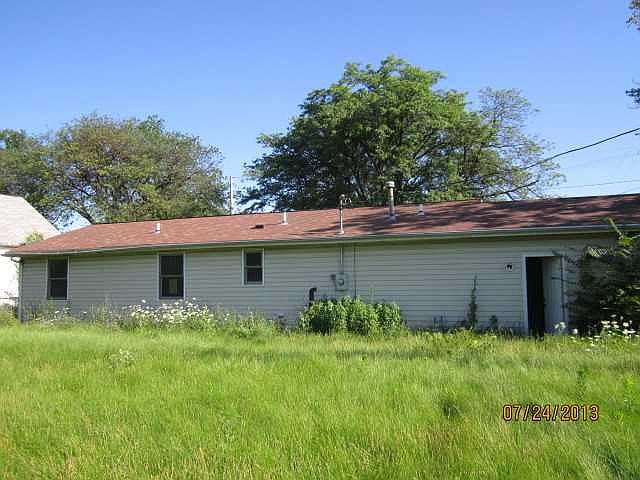 2nd image of 1620 Hirzel St