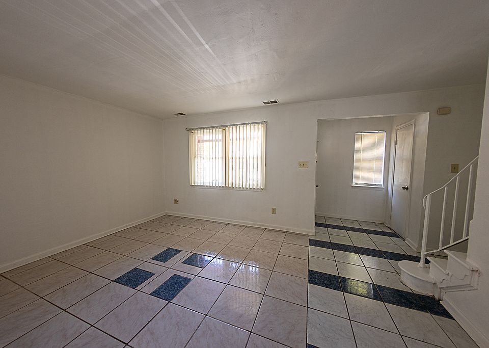 Living room - entry from front door - there's a coat closet in the foyer