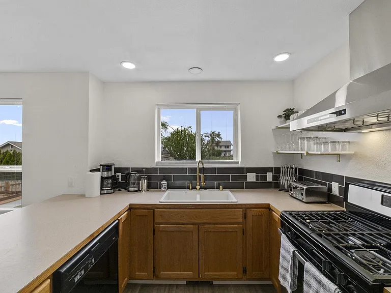 37 E North Camano Dr — Photo 9