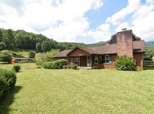 1549 Barkers Creek Rd, Whittier, NC 28789