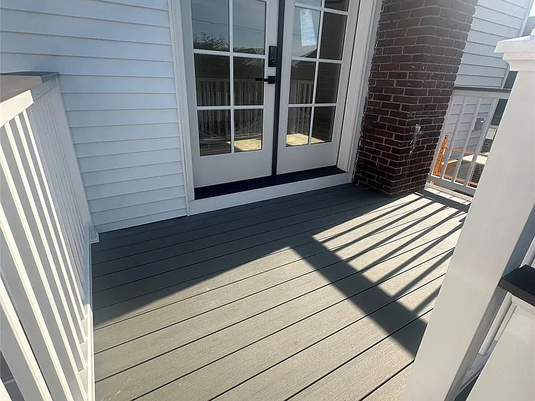 557 E Hudson St — Photo 1