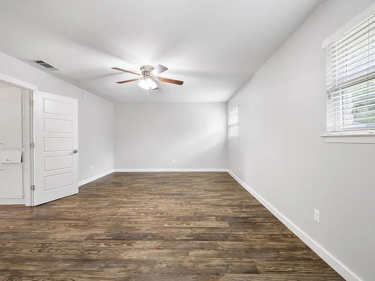 12902 Lamplight Village Ave — Photo 17