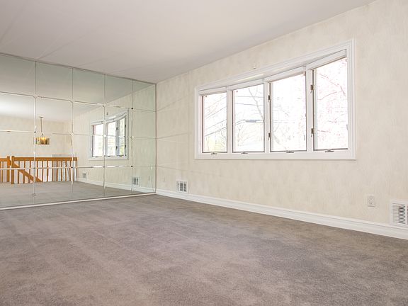 5th image of 46 E Lyons St