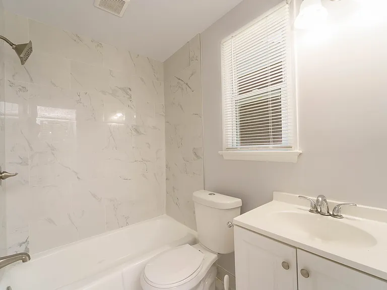 10024 Lorain Ave — Photo 16