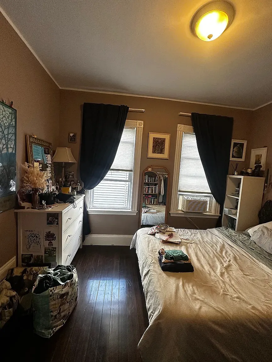 3 bed, 1350 sqft, $3,000 — Photo 4