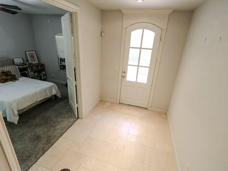 2037 Fannin Sta N — Photo 8