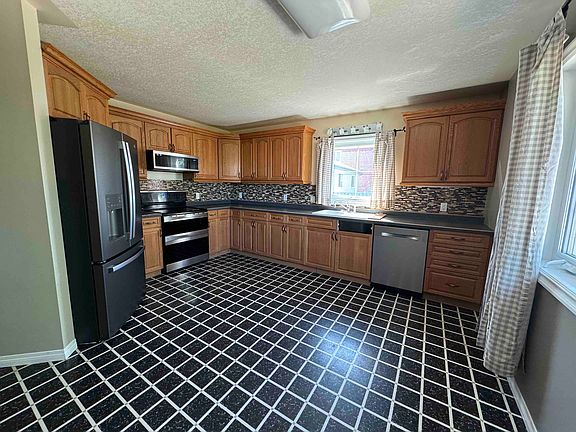 3rd image of 51 Miron Dr