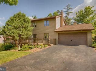 6209 Greenbriar Ter, Fayetteville, PA 17222
