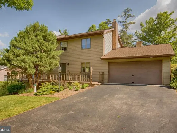 6209 Greenbriar Ter, Fayetteville, PA 17222