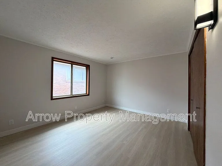 3341 Holdrege St #10 — Photo 7