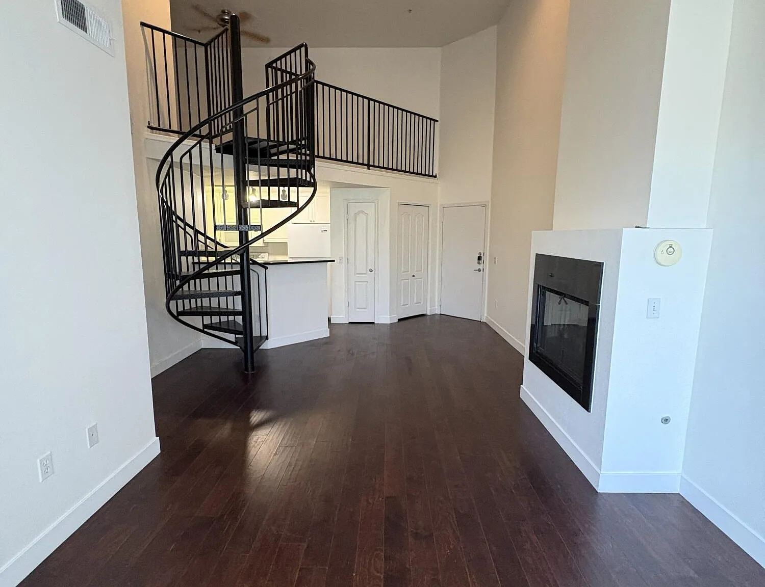 2 bed, 2.0 bath, 1135 sqft, $1,905 — Photo 1