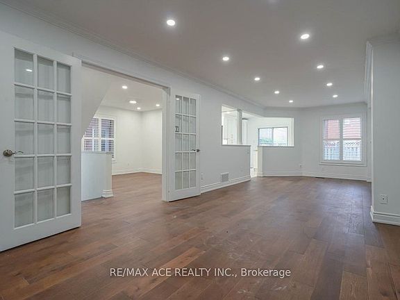 4th image of 168 Roxbury St