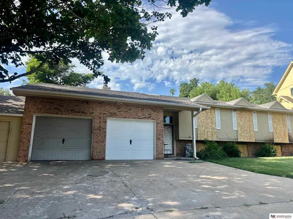 11516 Arbor St, Omaha, NE 68144