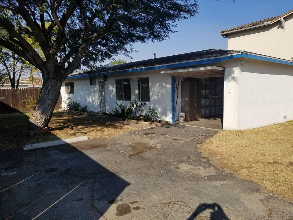 1st image of 221 E 220th St