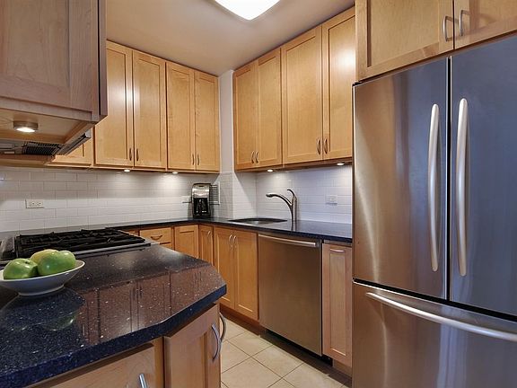 2nd image of 2250 Broadway APT 9A