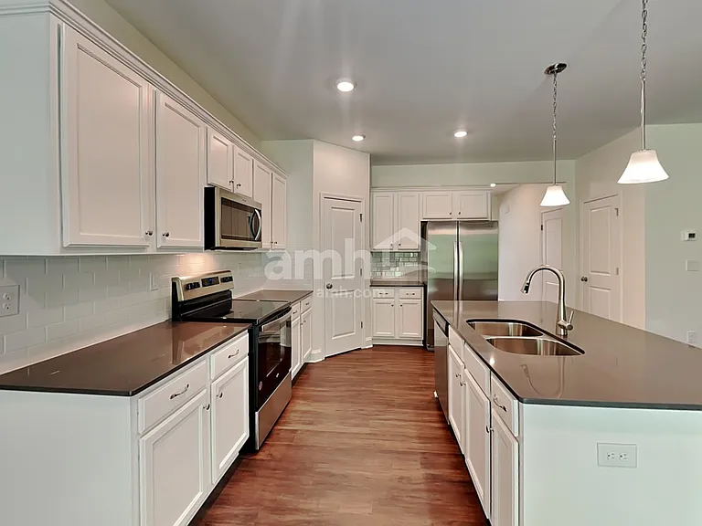 7325 Garrett Ct — Photo 4