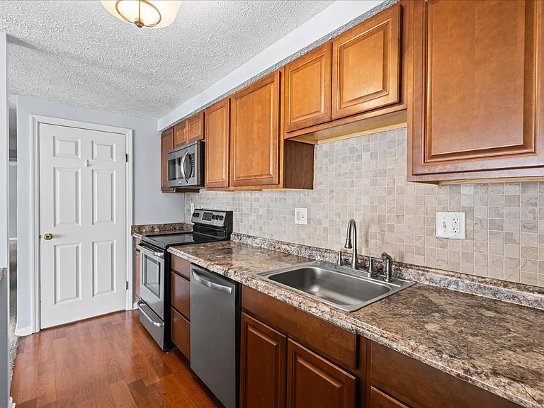 79 Sweetfern Ct #1 — Photo 2