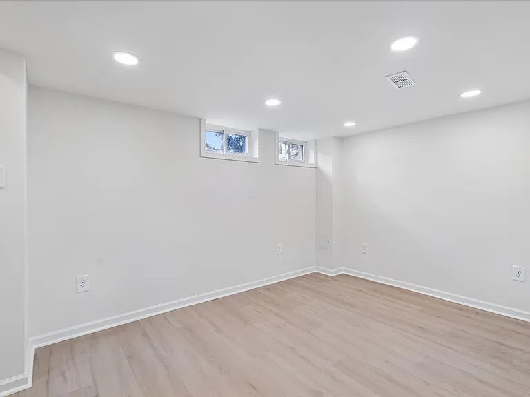 1612 Hardwick Rd — Photo 32