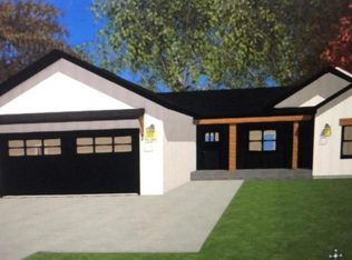 511 Commander Ct, Fort Atkinson, WI 53538