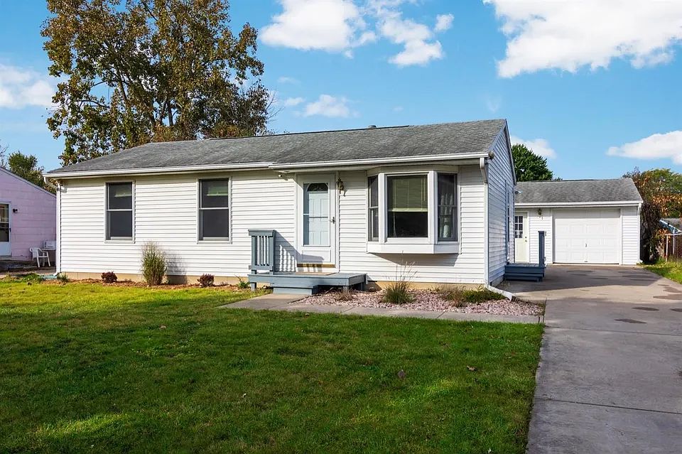1st image of 7 Trowbridge Ct