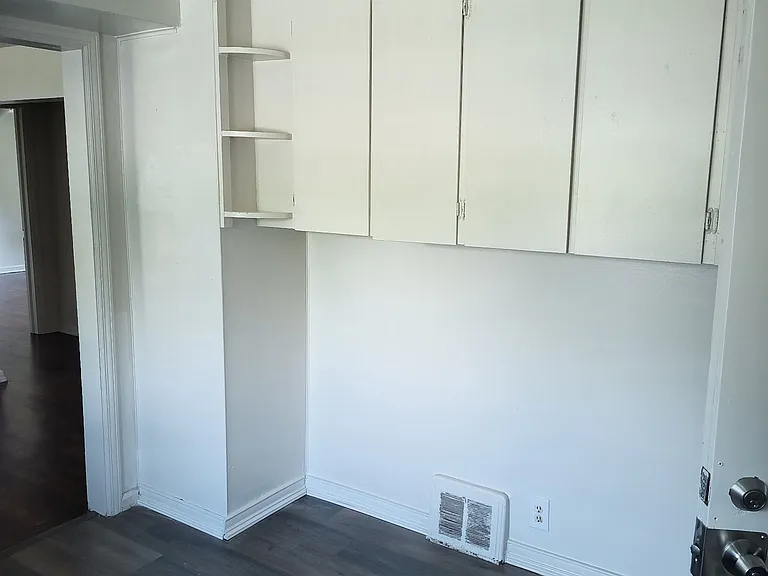 301 Jefferson St — Photo 7