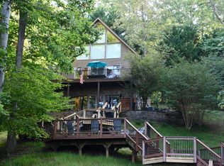 105 Highview Dr, Moneta, VA 24121