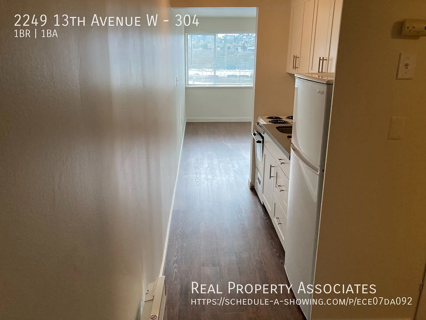 1 Bedroom Apartment in West Queen Anne/Interbay — Photo 3