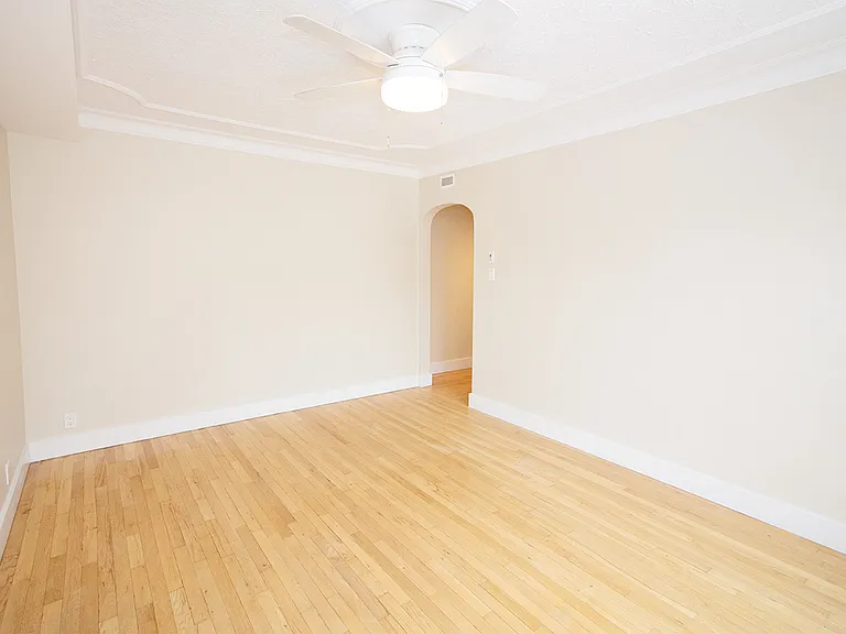 321 Enfield Cres #3 — Photo 14