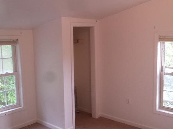 4th image of 107 Hunsaker St APT 1