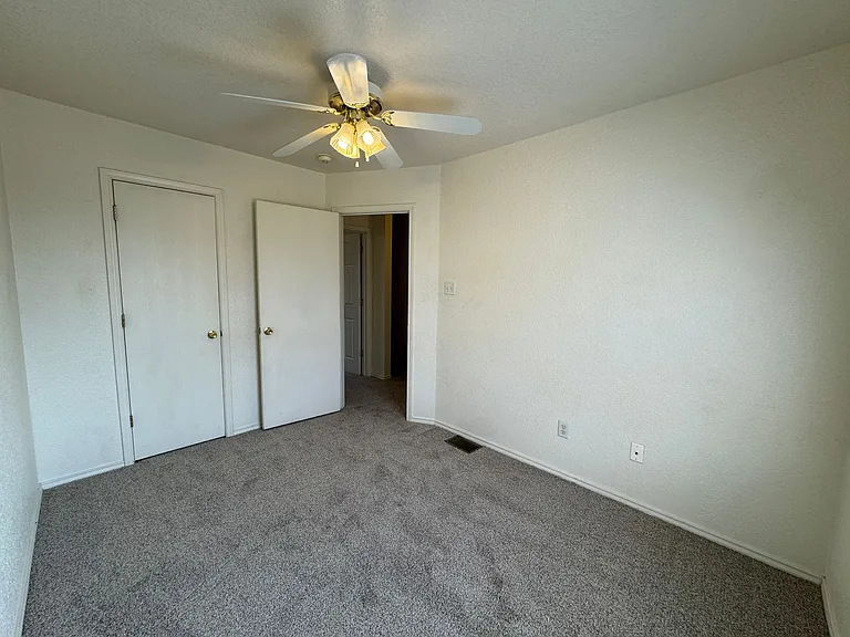 4407 Jeff Scott Dr — Photo 25