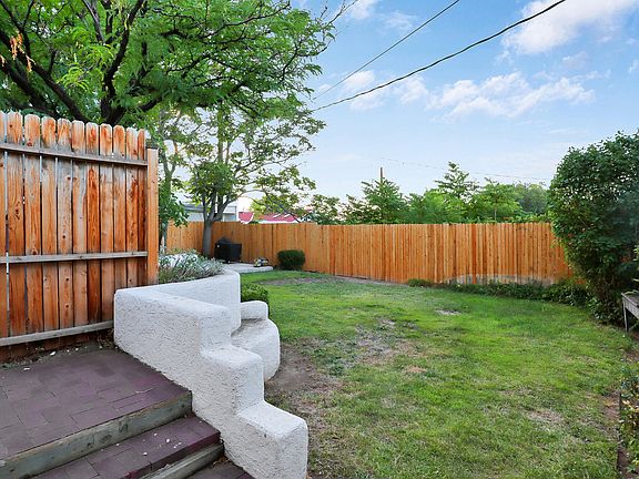 5th image of 213 Solano Dr SE