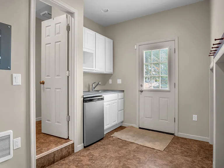 1301 Colonial Club Dr #C — Photo 27
