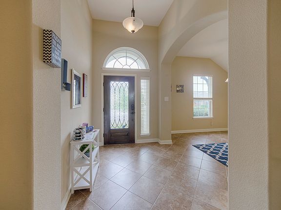2nd image of 2944 Angelina Dr