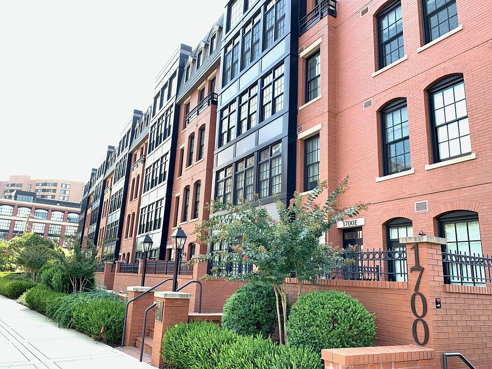 The Gaslight Square Condominiums