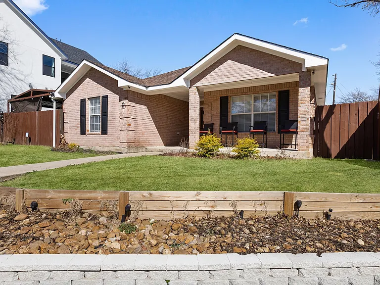 1047 Eldorado Ave — Photo 35
