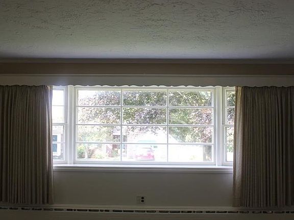 3rd image of 24 Sunrise Ave