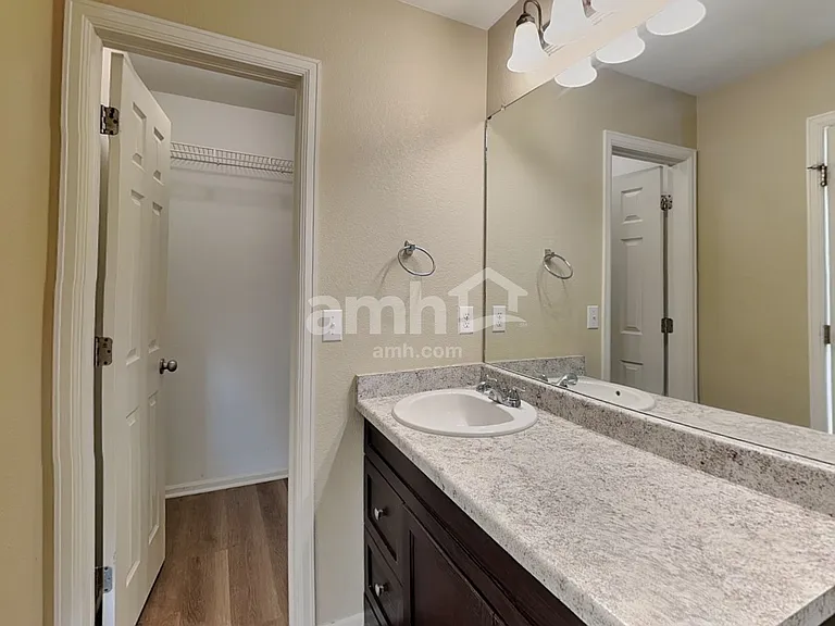 5550 N Lisbon St — Photo 11