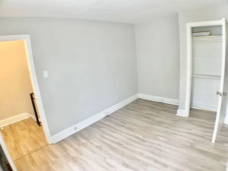 164 Markle St — Photo 16