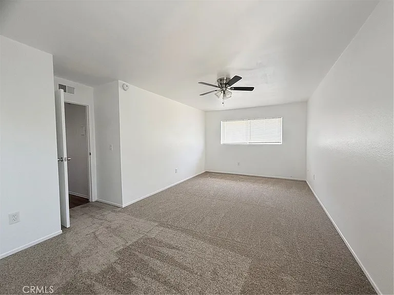 302 E Blueridge Ave — Photo 15