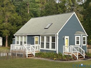 11016 Timonium Dr, Chester, VA 23831