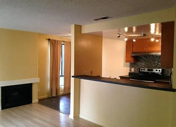 909 Fulton Ave APT 416 photo 1