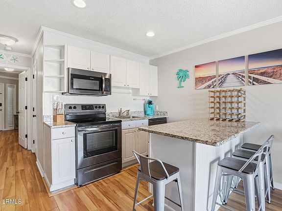 3rd image of 40 Folly Field Rd #114B