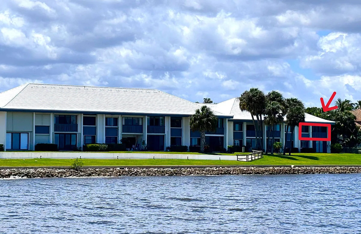 Building Photo - 175 SE Saint Lucie Blvd #F116