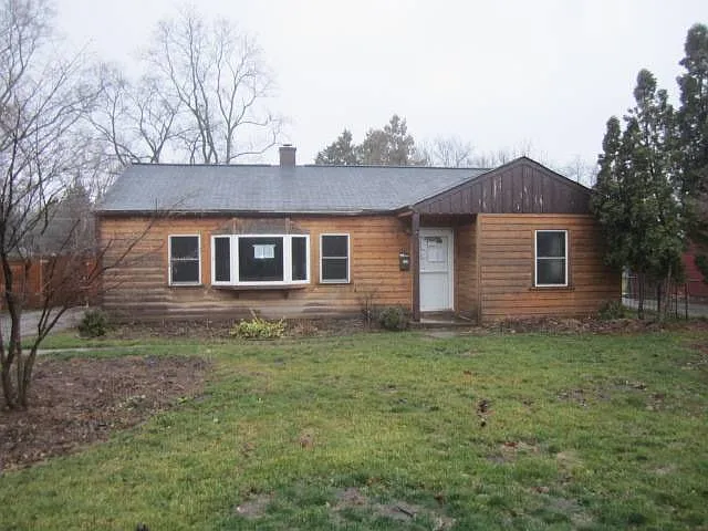 403 E High St photo 1