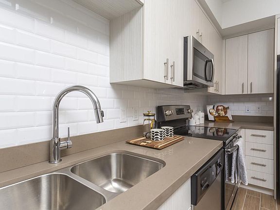 5th image of 2040 NE 163rd St #2325